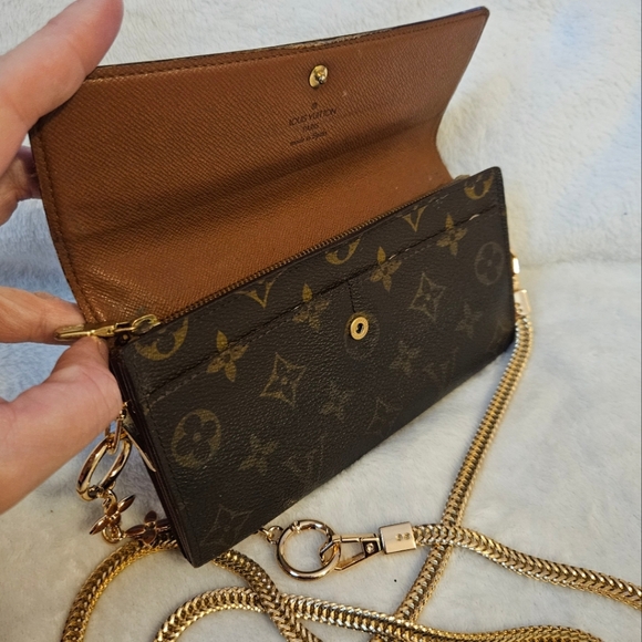 Authentic Louis Vuitton Wallet Crossbody - Picture 3 of 15